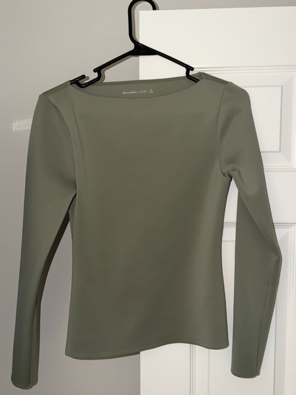 Abercrombie Light Sage Boat Neck Long Sleeve - Picture 4 of 5
